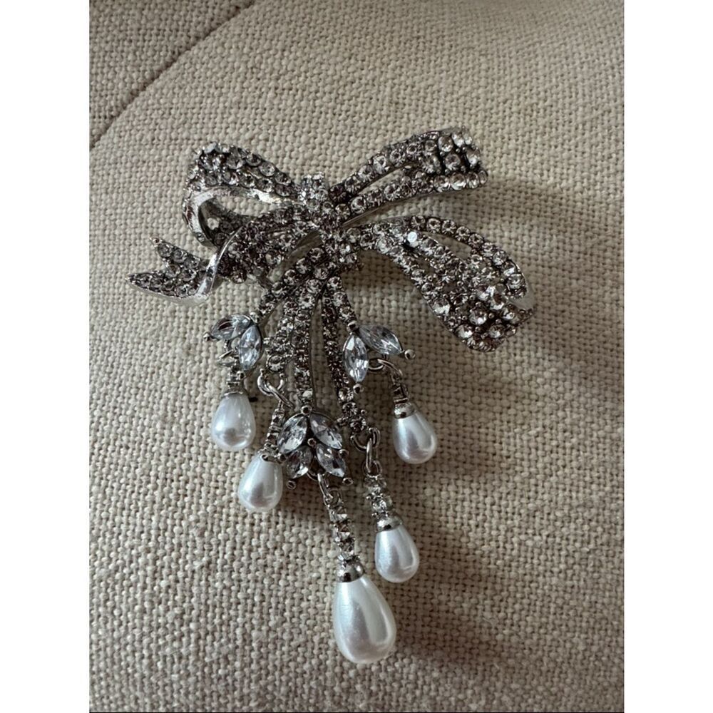Silver Ribbon Brooch M769 - Picture 3 of 4